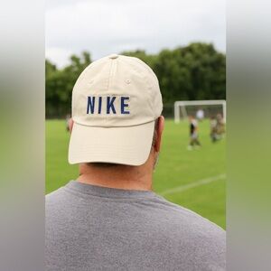 Nike Dad Hat Size Large Tan/Blue